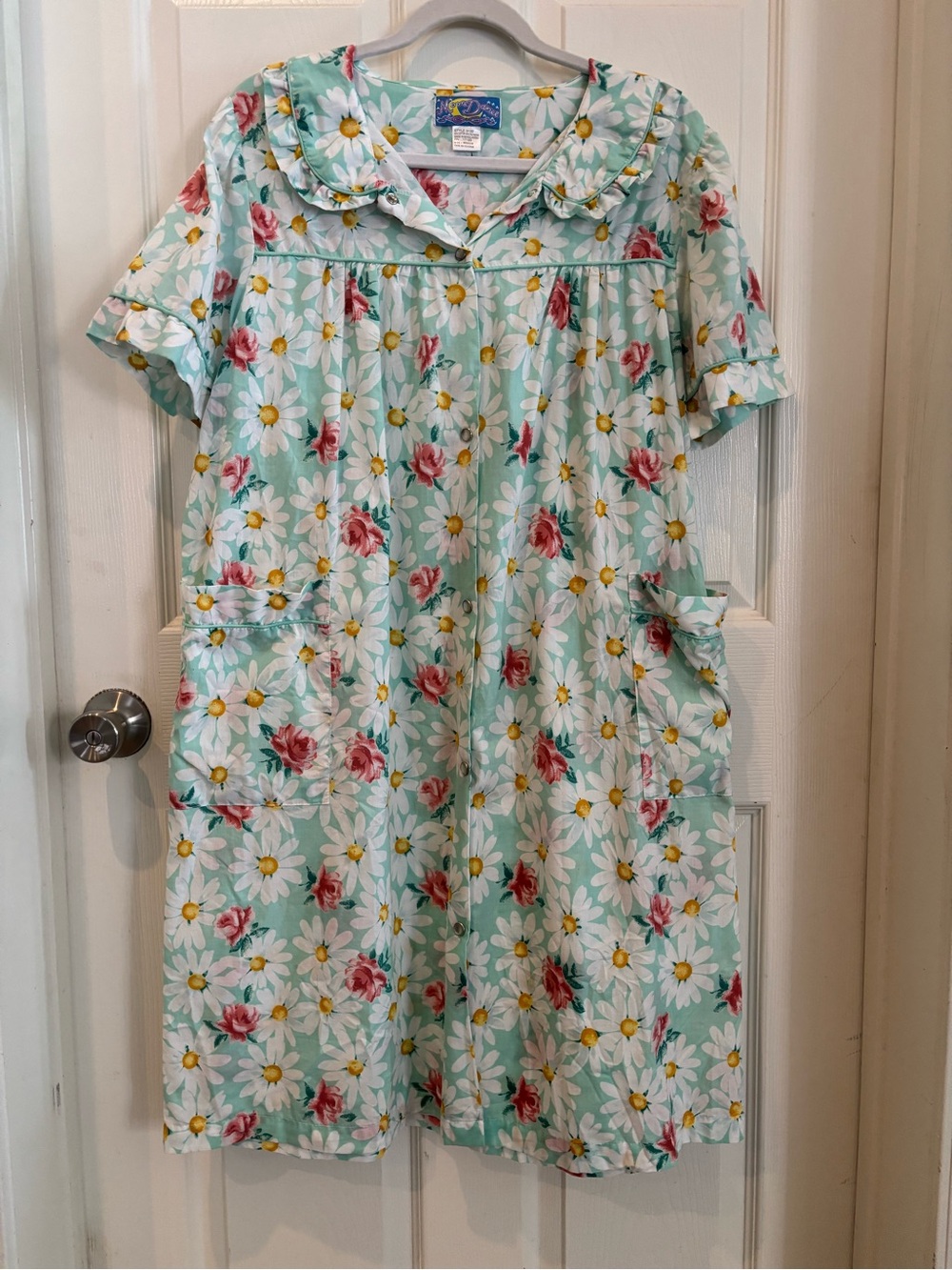 Vintage Nightgown/Housedress in Mint and White